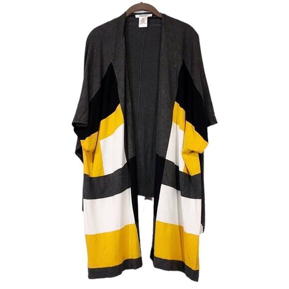 Masseys Cardigan Size Small Short Sleeve Overlay Black Gold Gray White Soft  - Picture 1 of 7